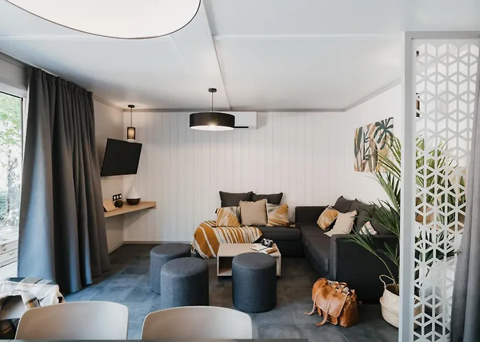 Village Collection Le Vauvert